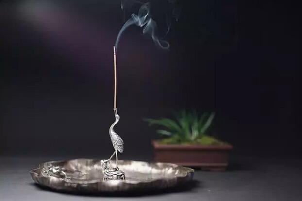 古代梅片（龍腦）藥理研究